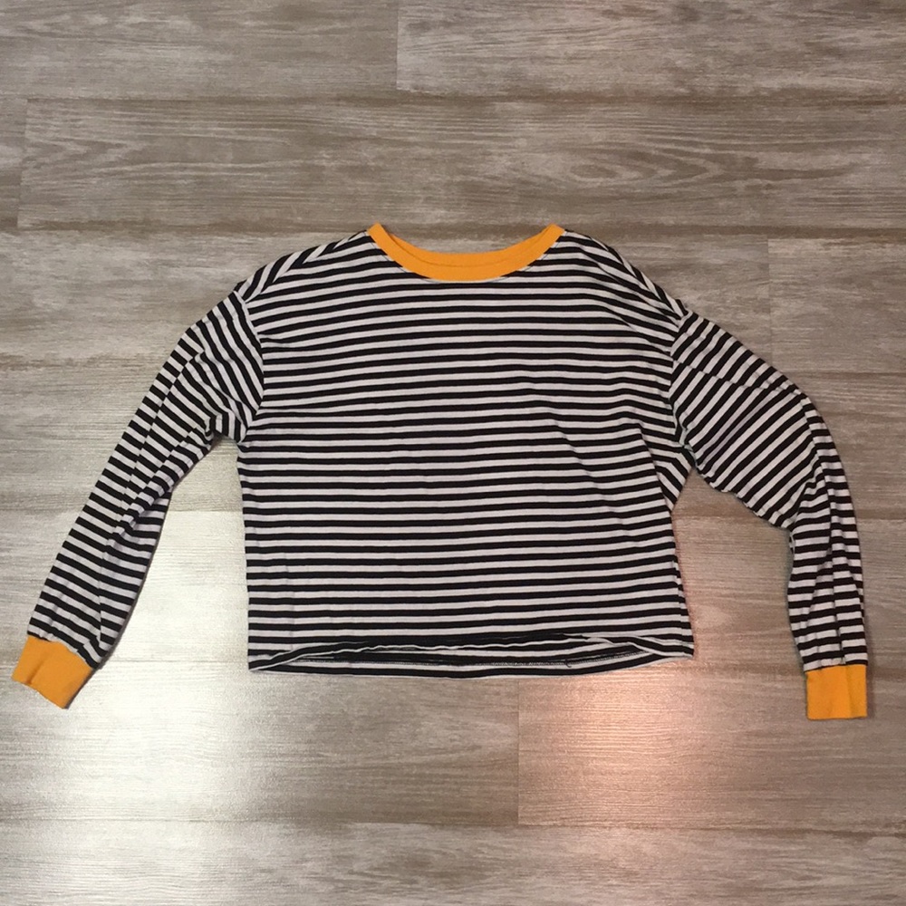 long-sleeve crop top (black, white, & yellow)